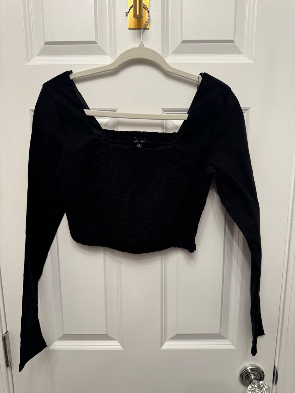 Black Square-Neck Long Sleeve Crop Top